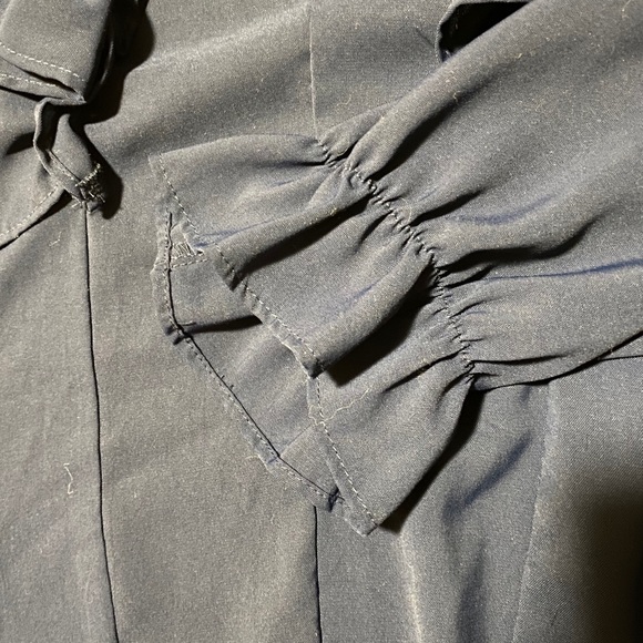 SOLD ‼️ Very Cute Flare Shirt - Picture 3 of 3